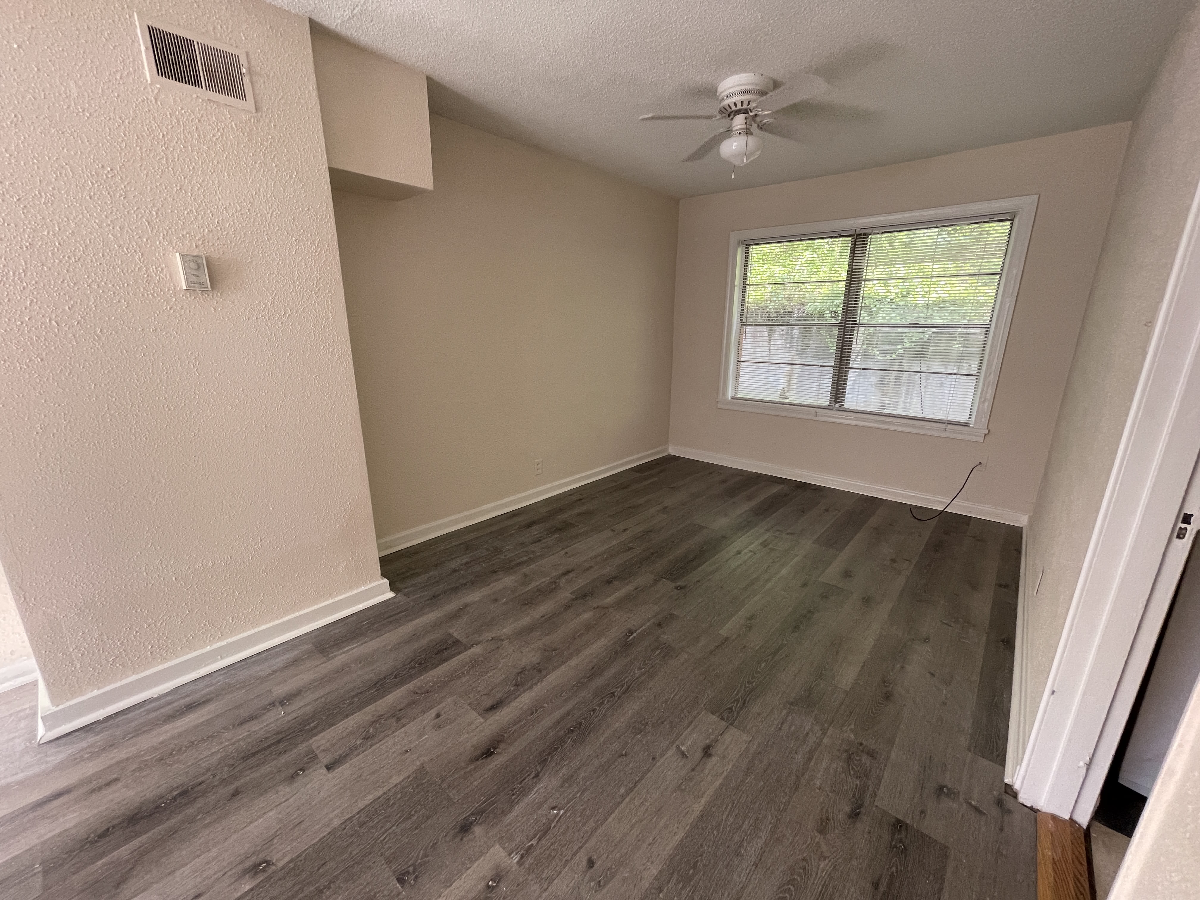 1641 Valley Ave – photo 5