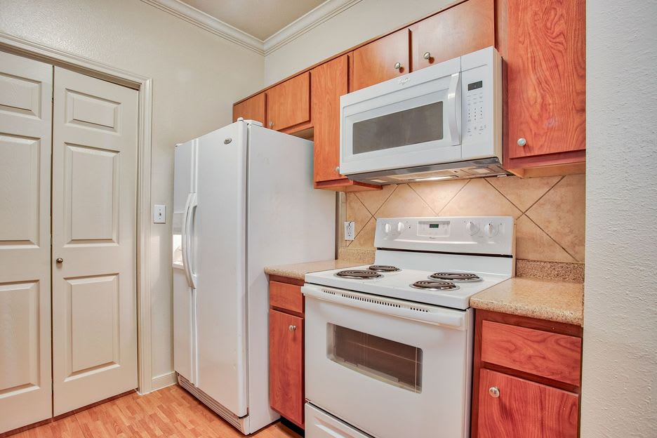 Mission Oaks Apartment Homes – photo 5