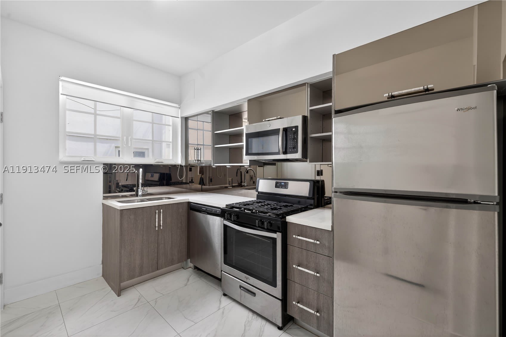 1601 Jefferson Ave – photo 2