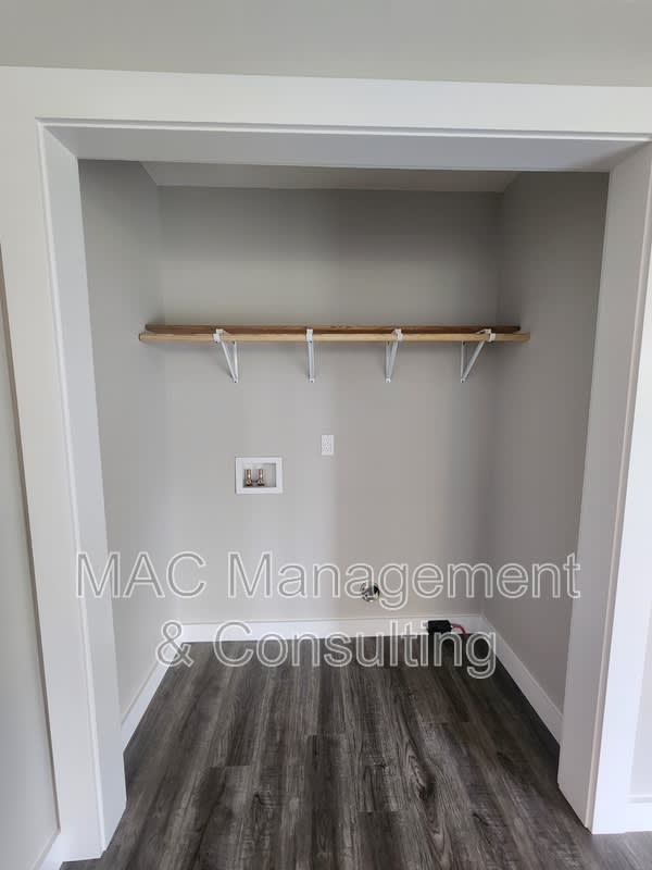 1067 Crescent Drive – photo 3