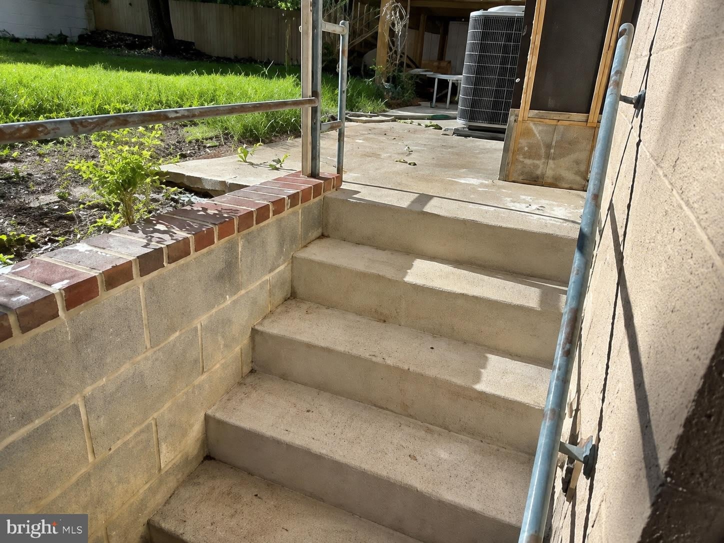 8018 Hammond Street – photo 4