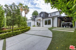 18938 Wells Drive – photo 1
