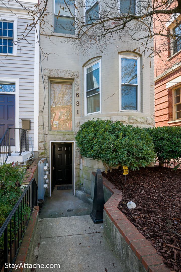 631 Constitution Avenue NE – photo 2