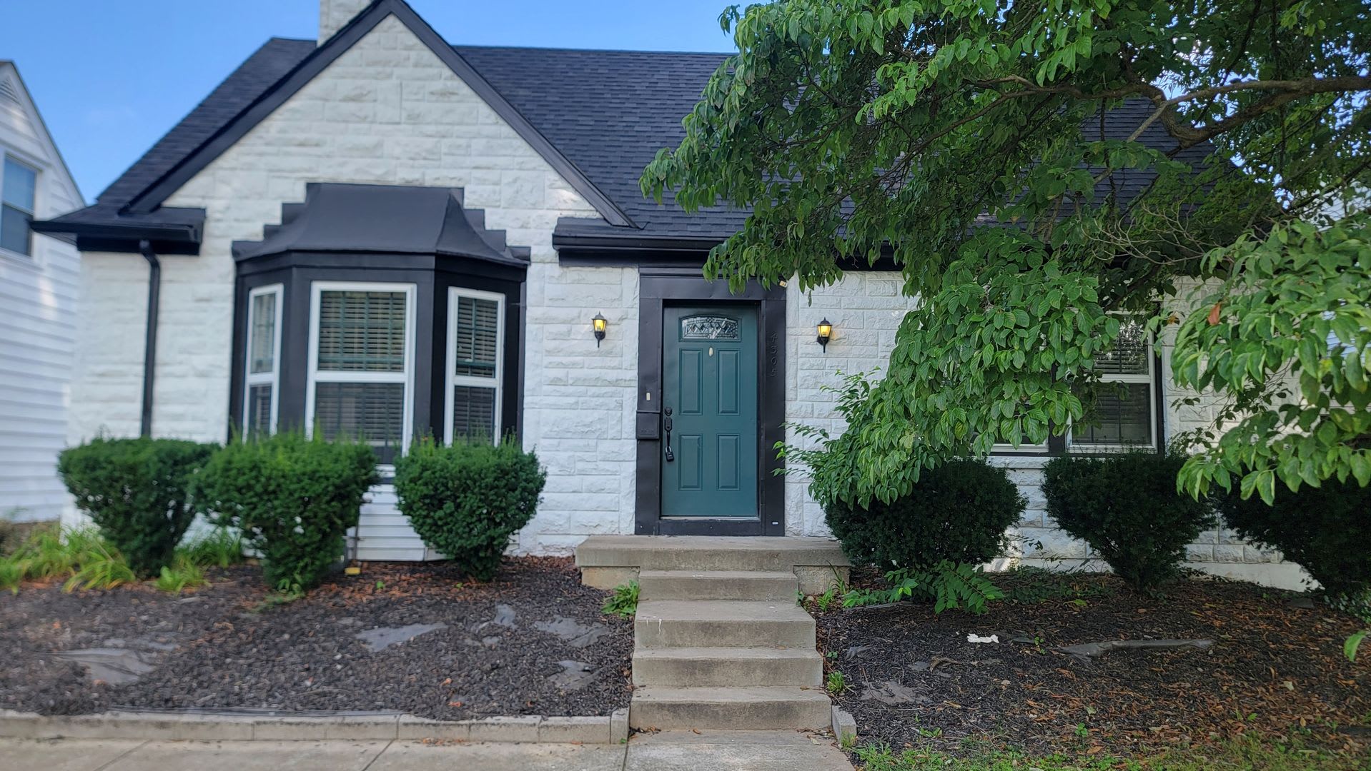 Clean 4 Bedroom With Immense Space In St. Matthews – photo 2