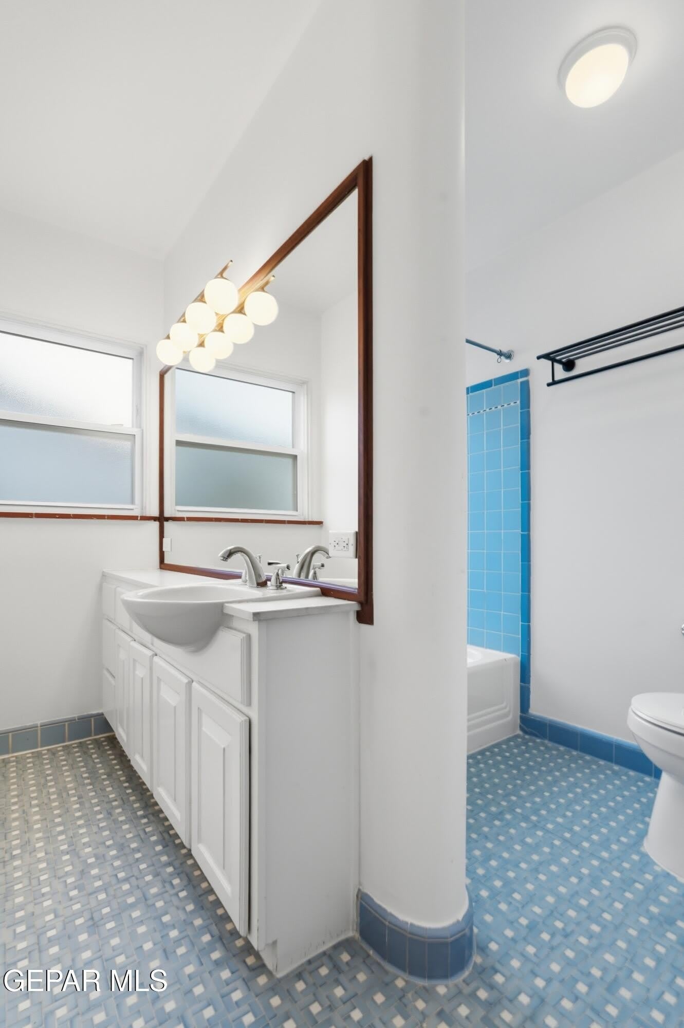 3224 N Stanton Street – photo 2