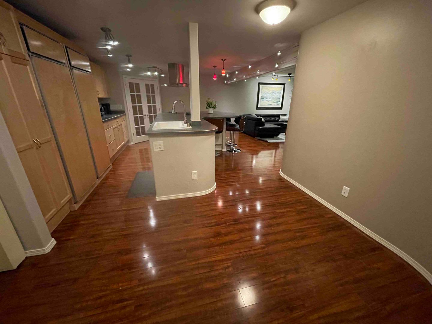 Anchorage downtown Condo! Walk or bike to work! – photo 1