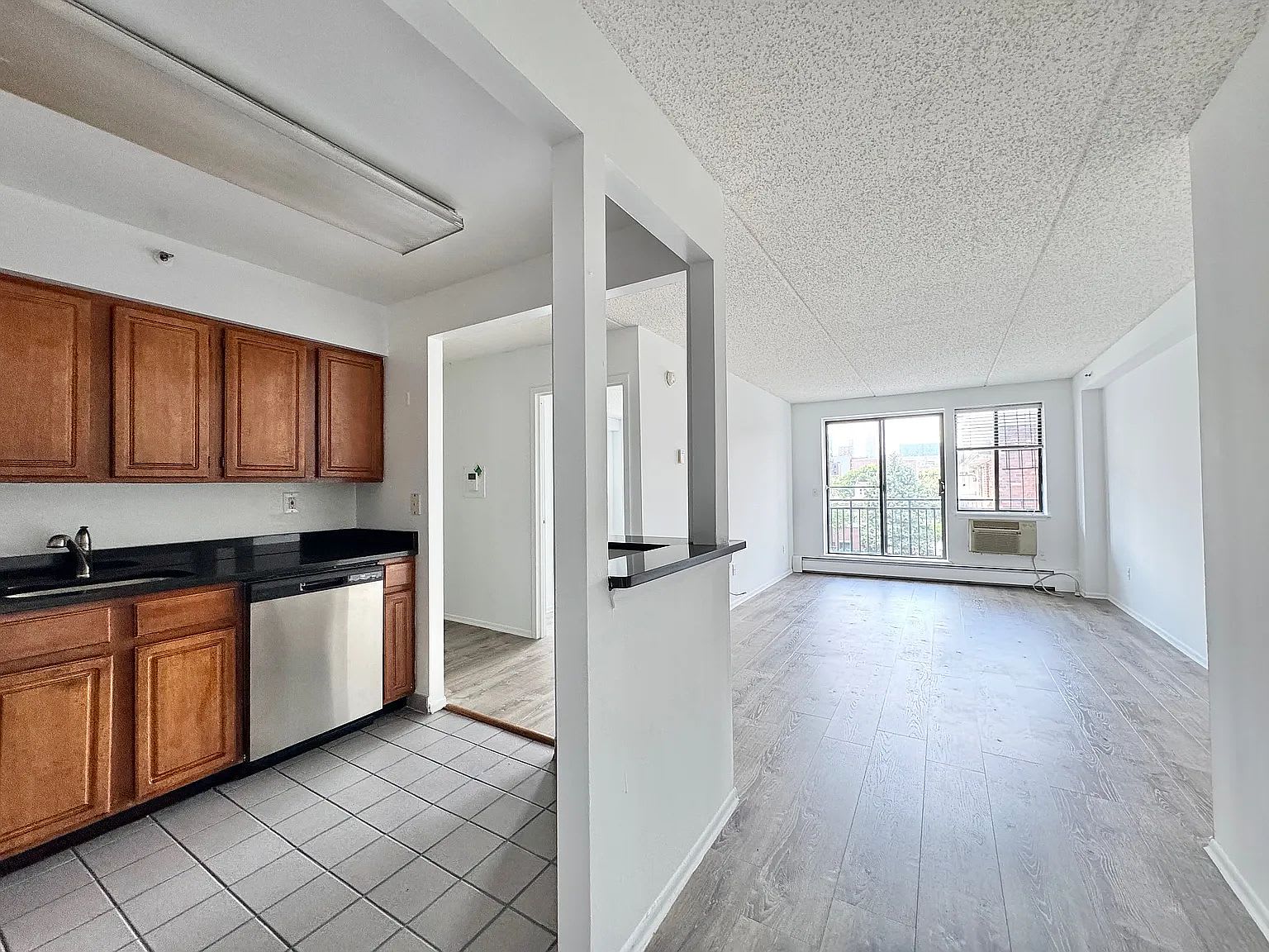 1456 31st Dr Apt 3G – photo 1