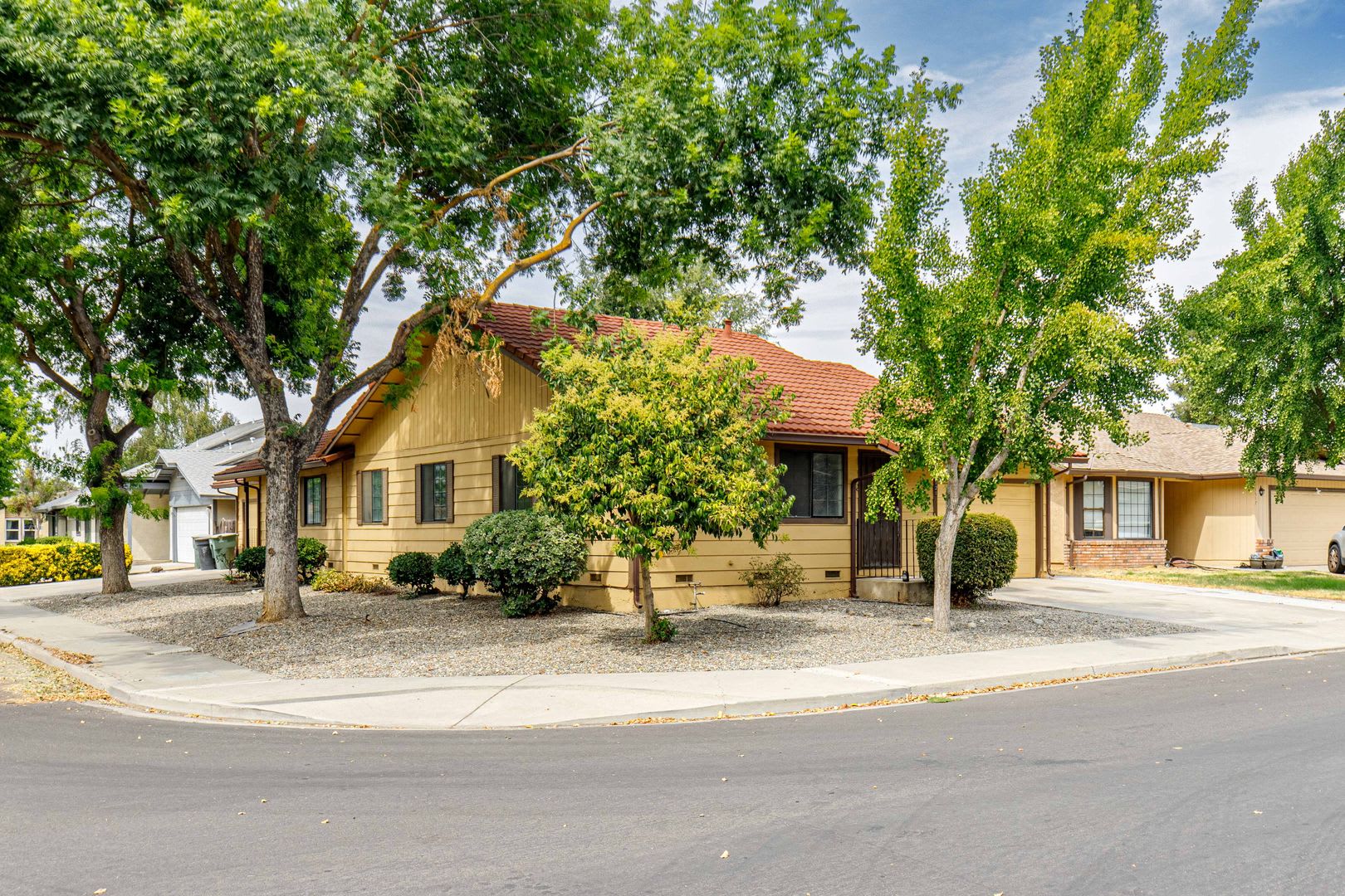3 bed 2 bath home for RENT in Modesto by Highway 99 and Costco! – photo 2