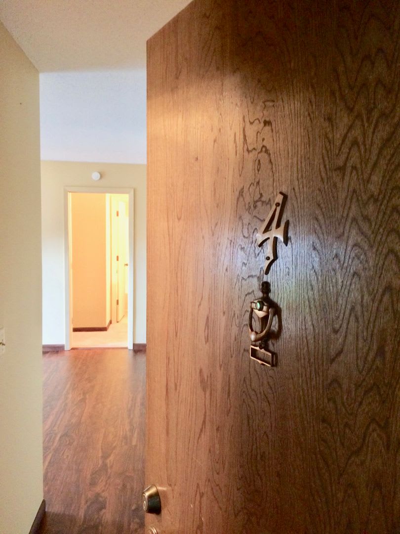PRIME LOCATION + HEAT AND WATER – photo 1