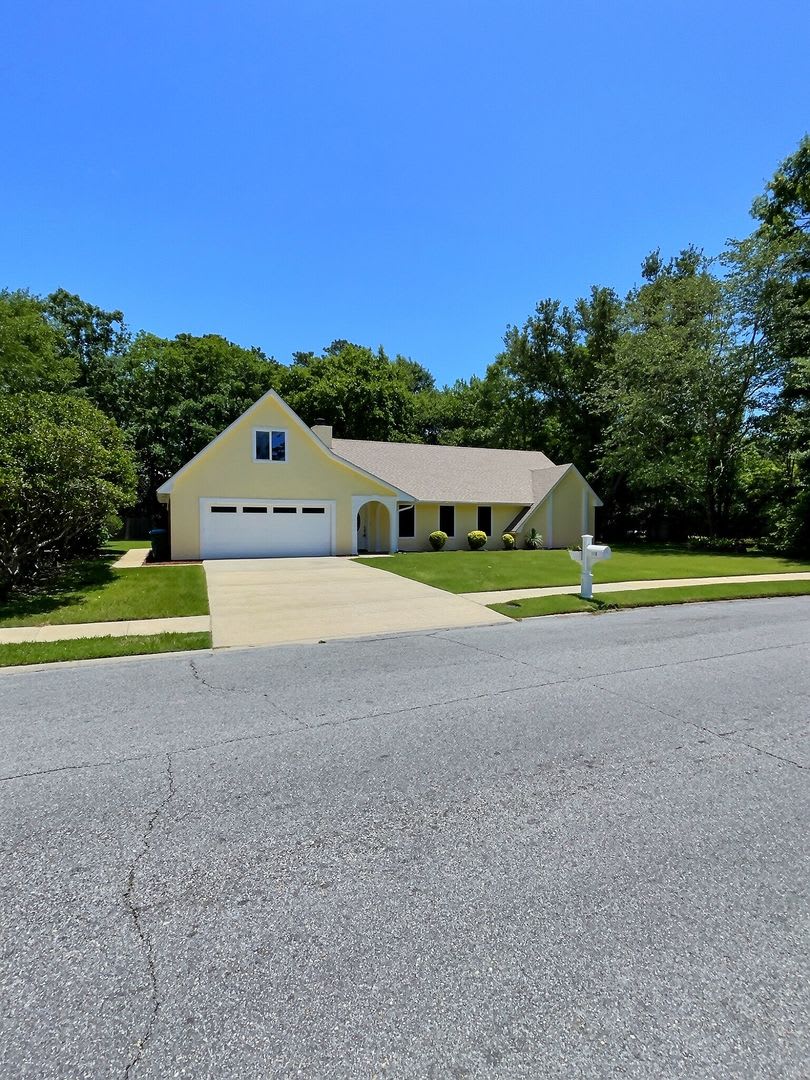 Spacious 4 bedroom home in Ocean Springs! – photo 3