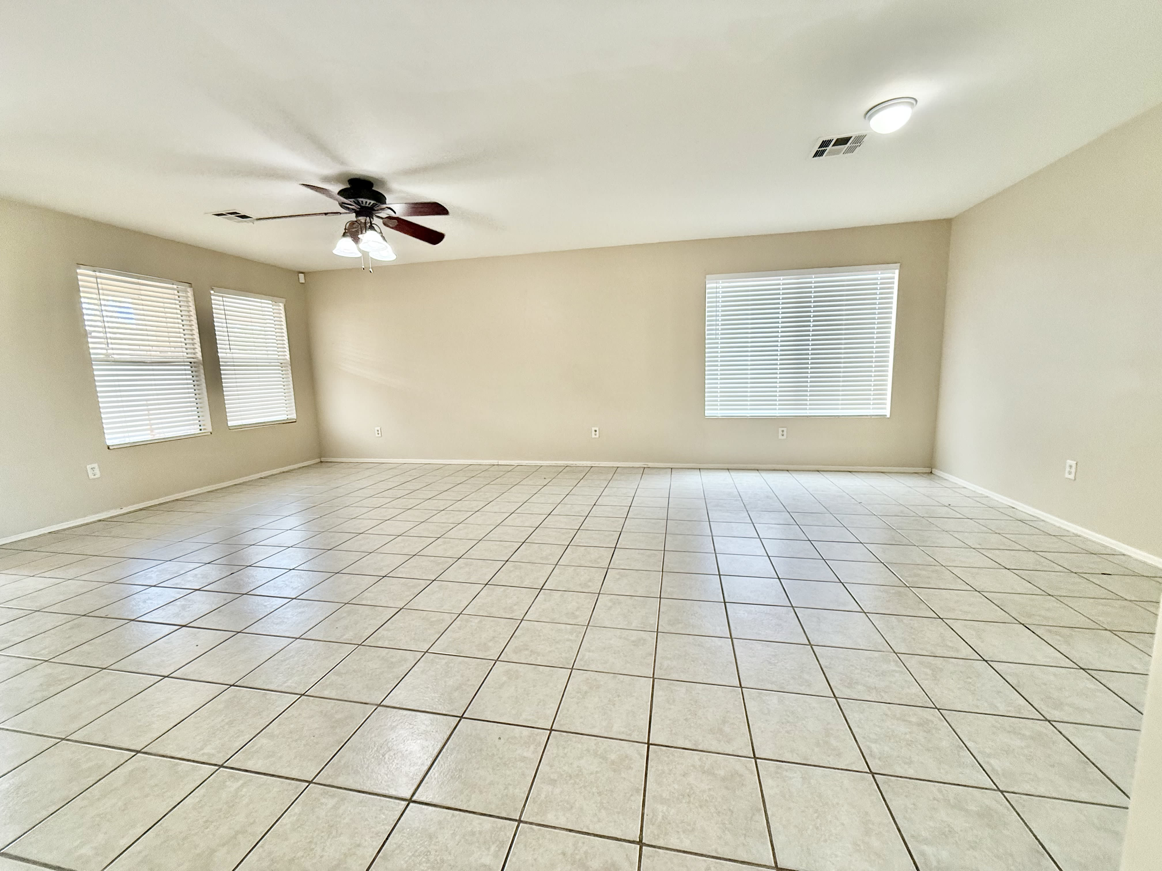 1533 S 121st Dr – photo 3