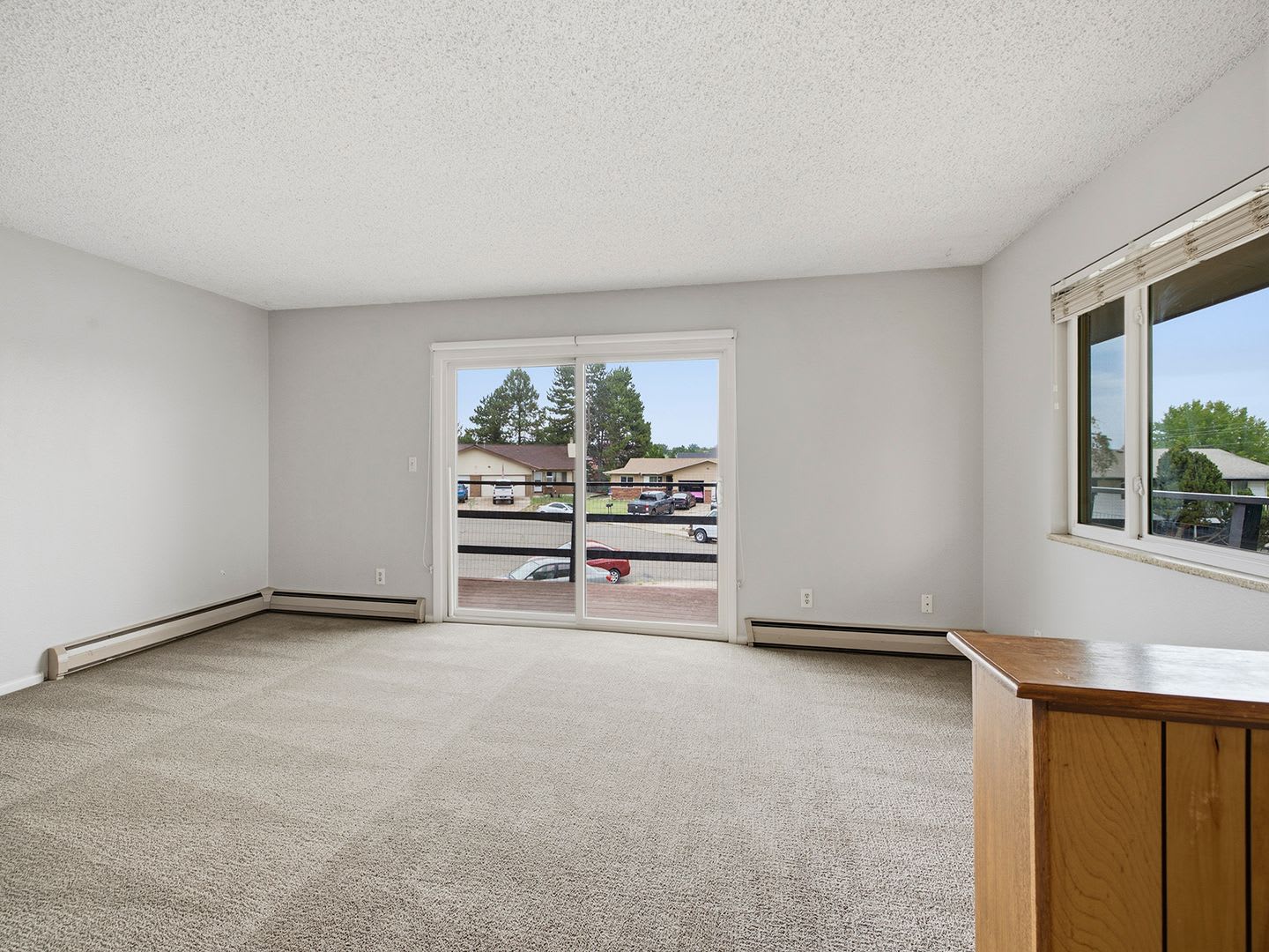3 Bed 2 Bath Duplex Across From Lake Loveland – photo 2