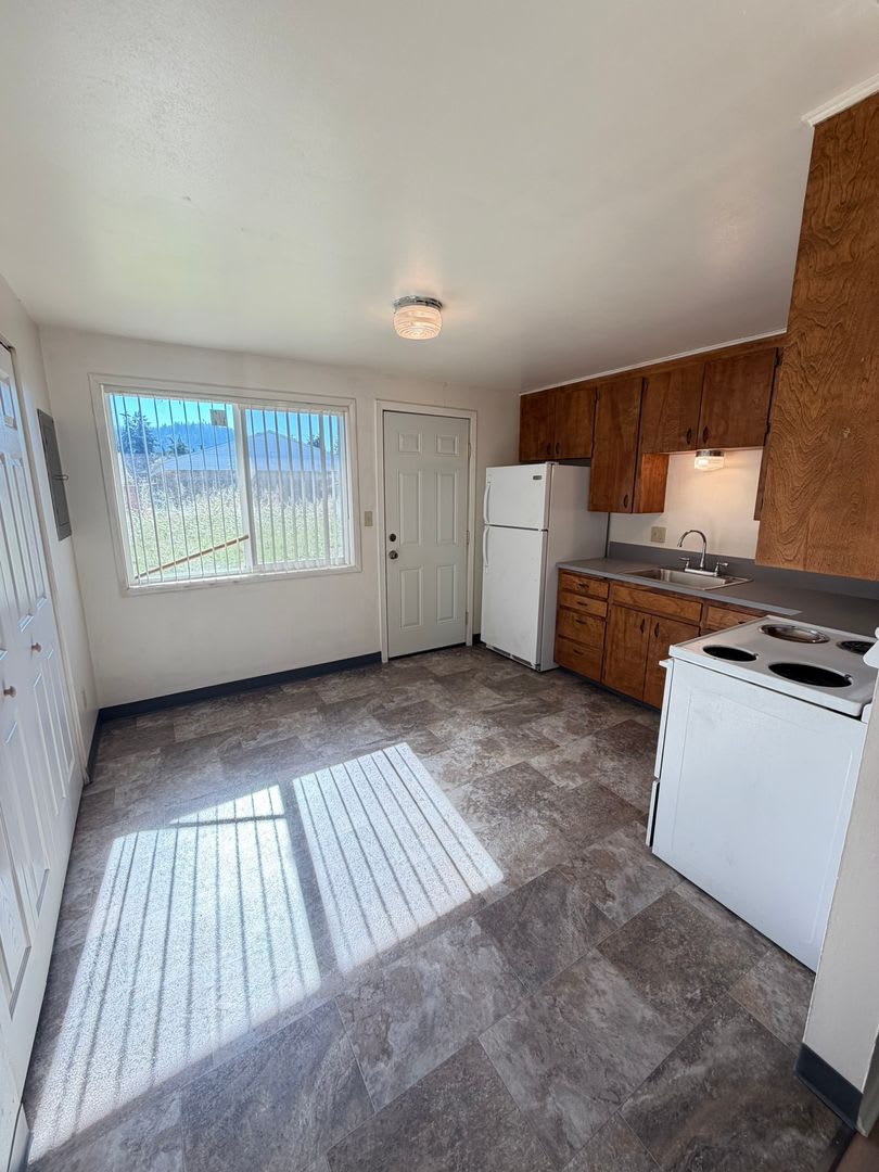 62 H Street – photo 2