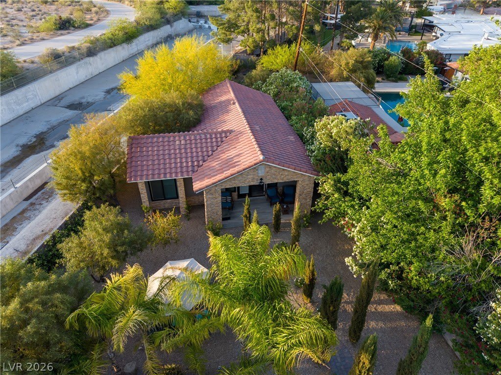 300 E Lacy Lane – photo 1