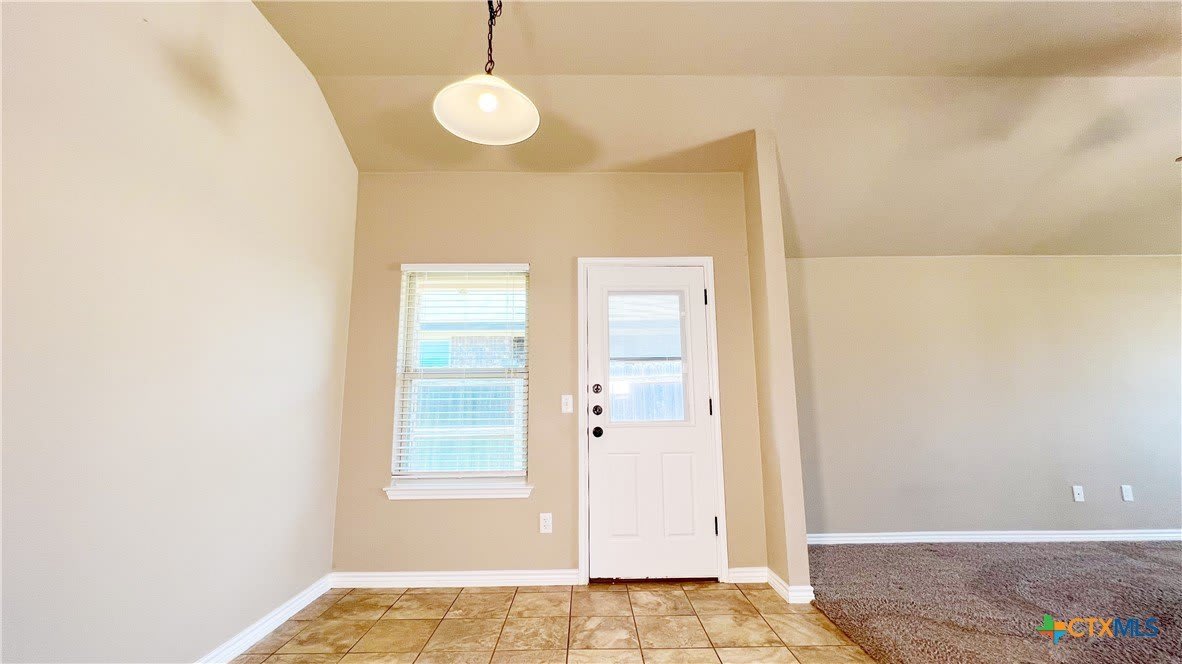 405 Sladecek Drive – photo 4