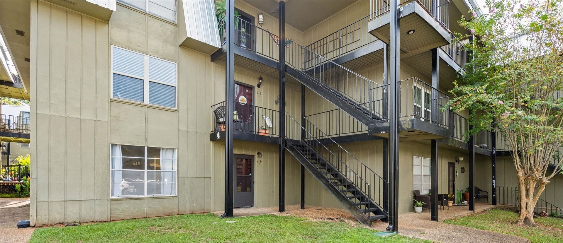 Two Bedroom River View Condo – photo 2