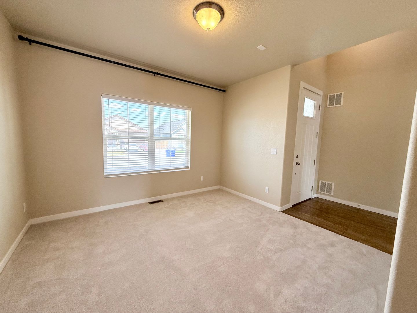 Immaculate 6 Bed, 3.5 Bath Home with Finished Basement & Central A/C – photo 3