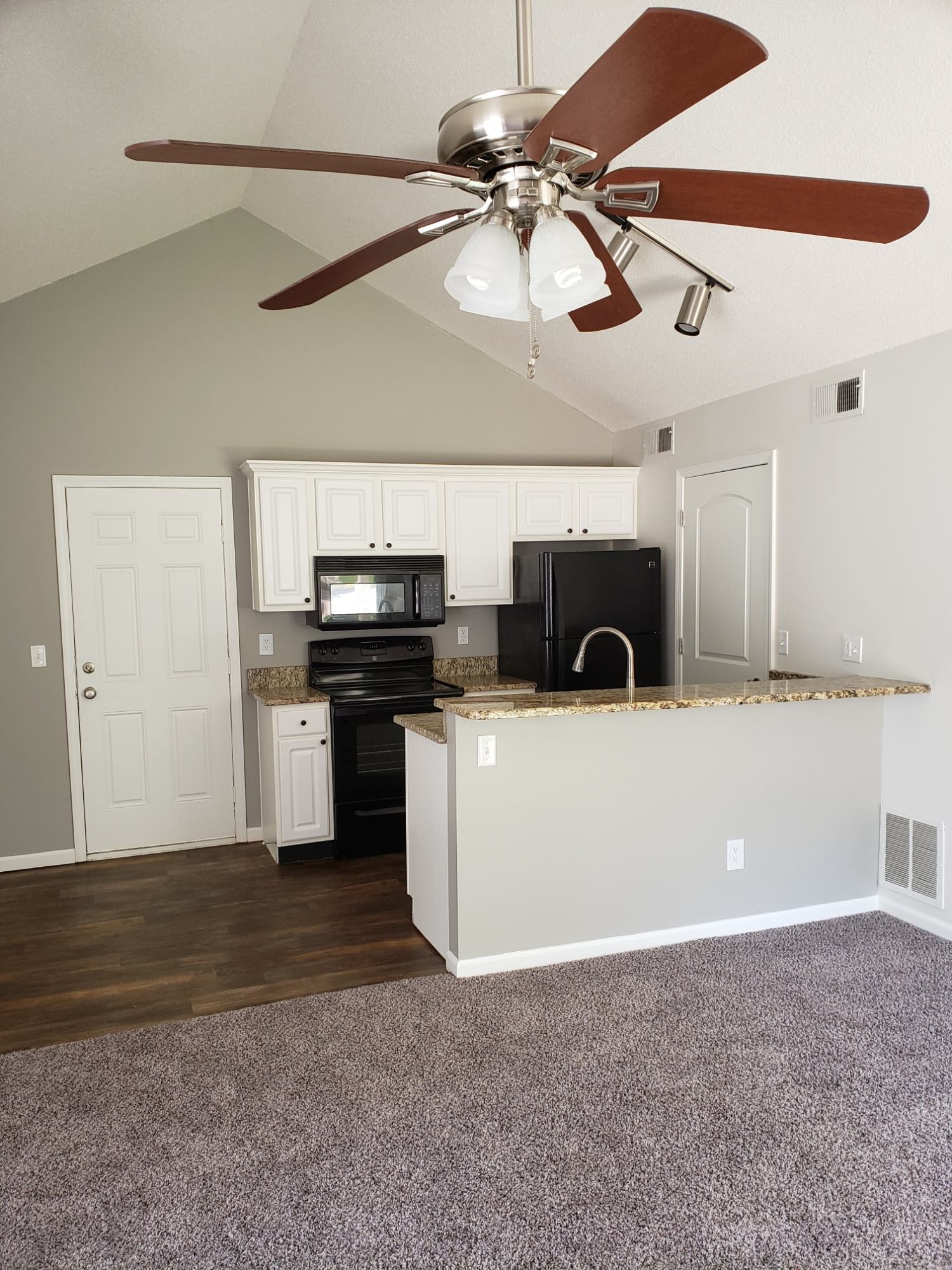 Pinegate Apartments – photo 4