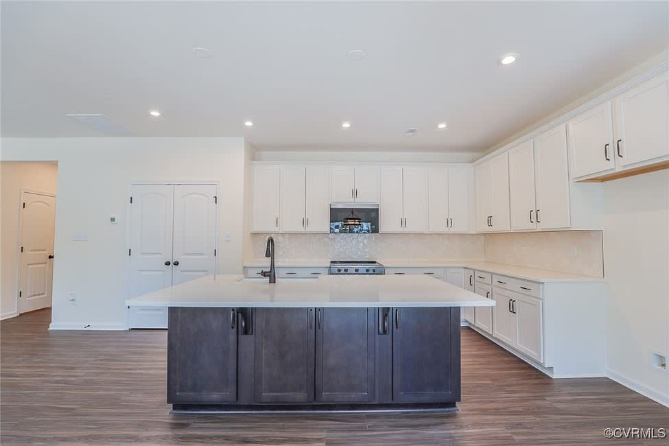 7712 Hawthorne Avenue – photo 5