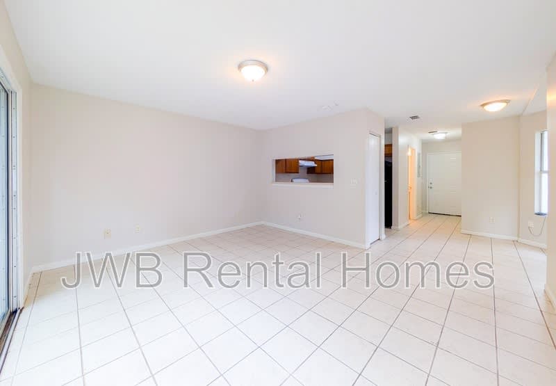75 7Th St W – photo 3