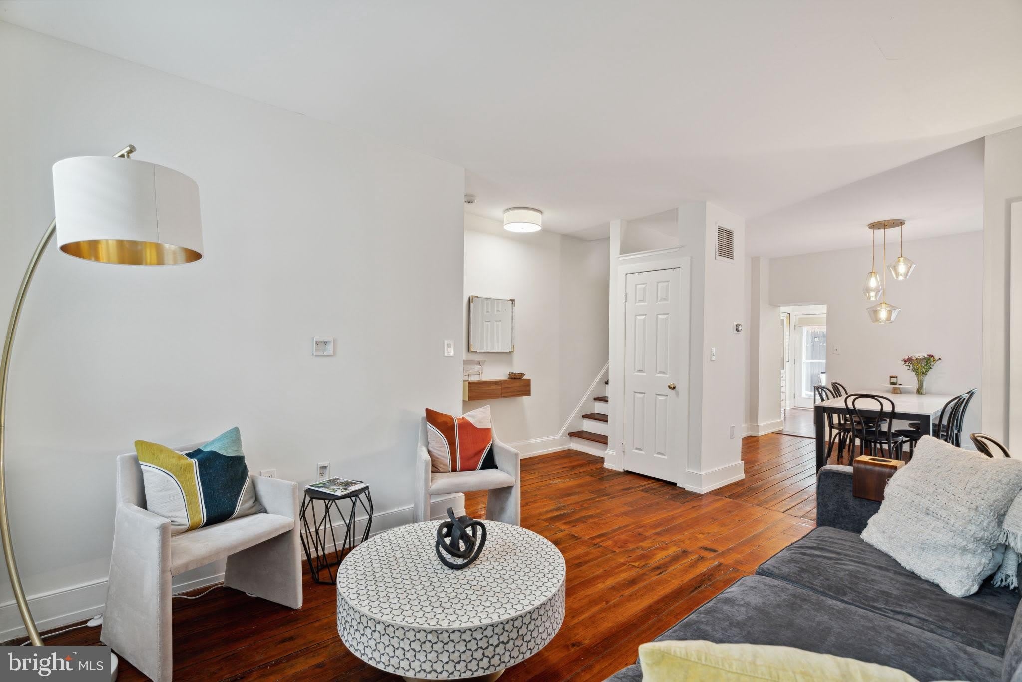1911 PEMBERTON Street – photo 4