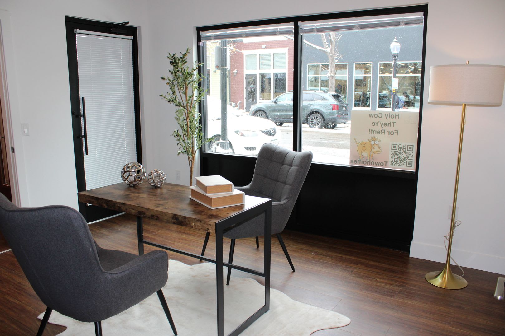 Stunning 3-Story Townhome in Oldtown Louisville – photo 2