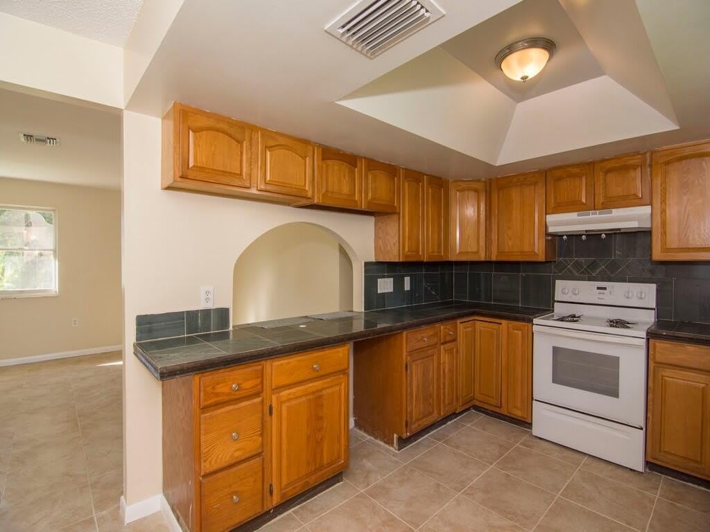 8604 Brookline Avenue – photo 5