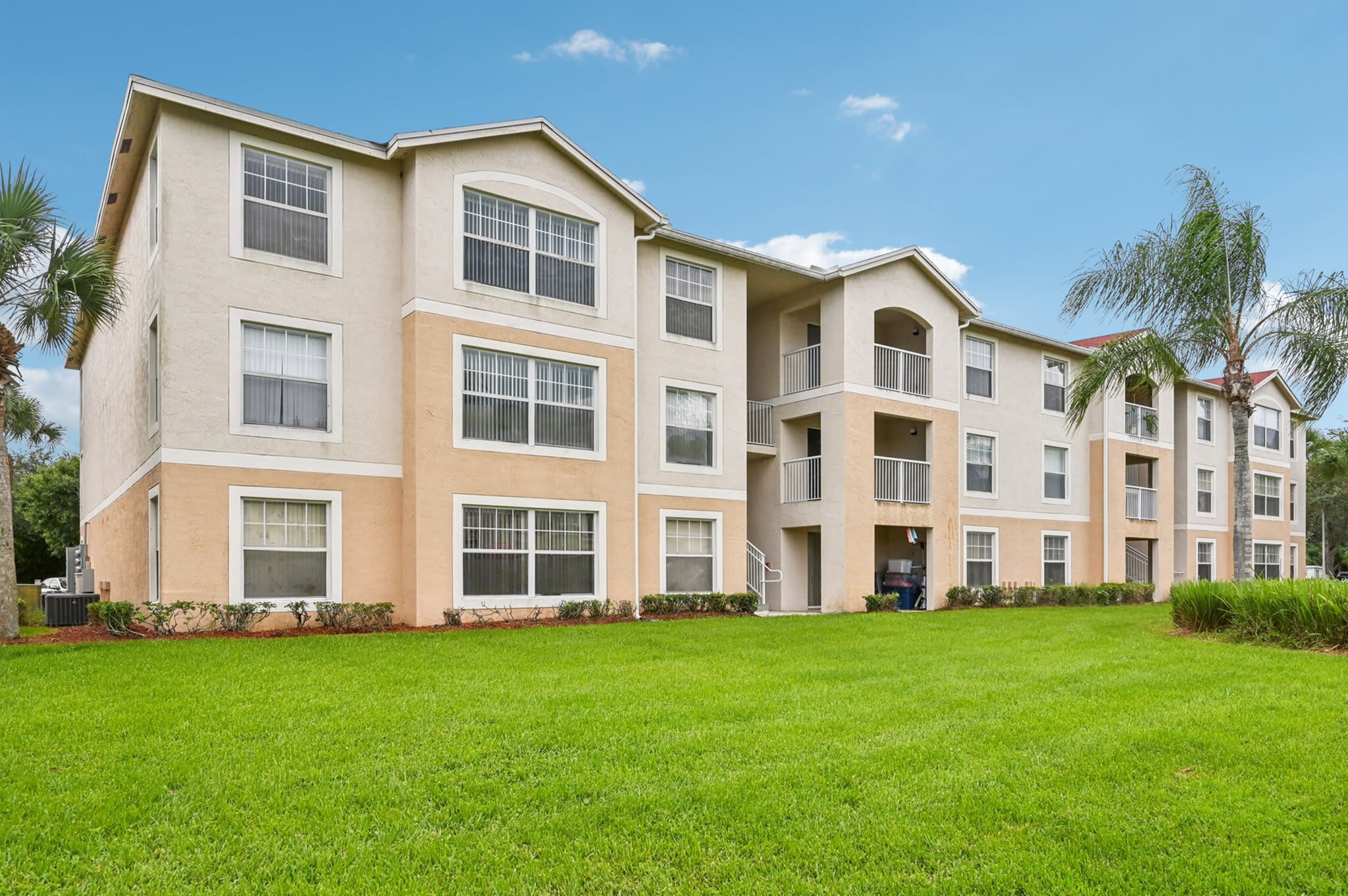 Treasure Cay Apartments – photo 1