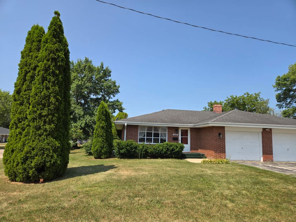 592 Donna Drive – photo 2