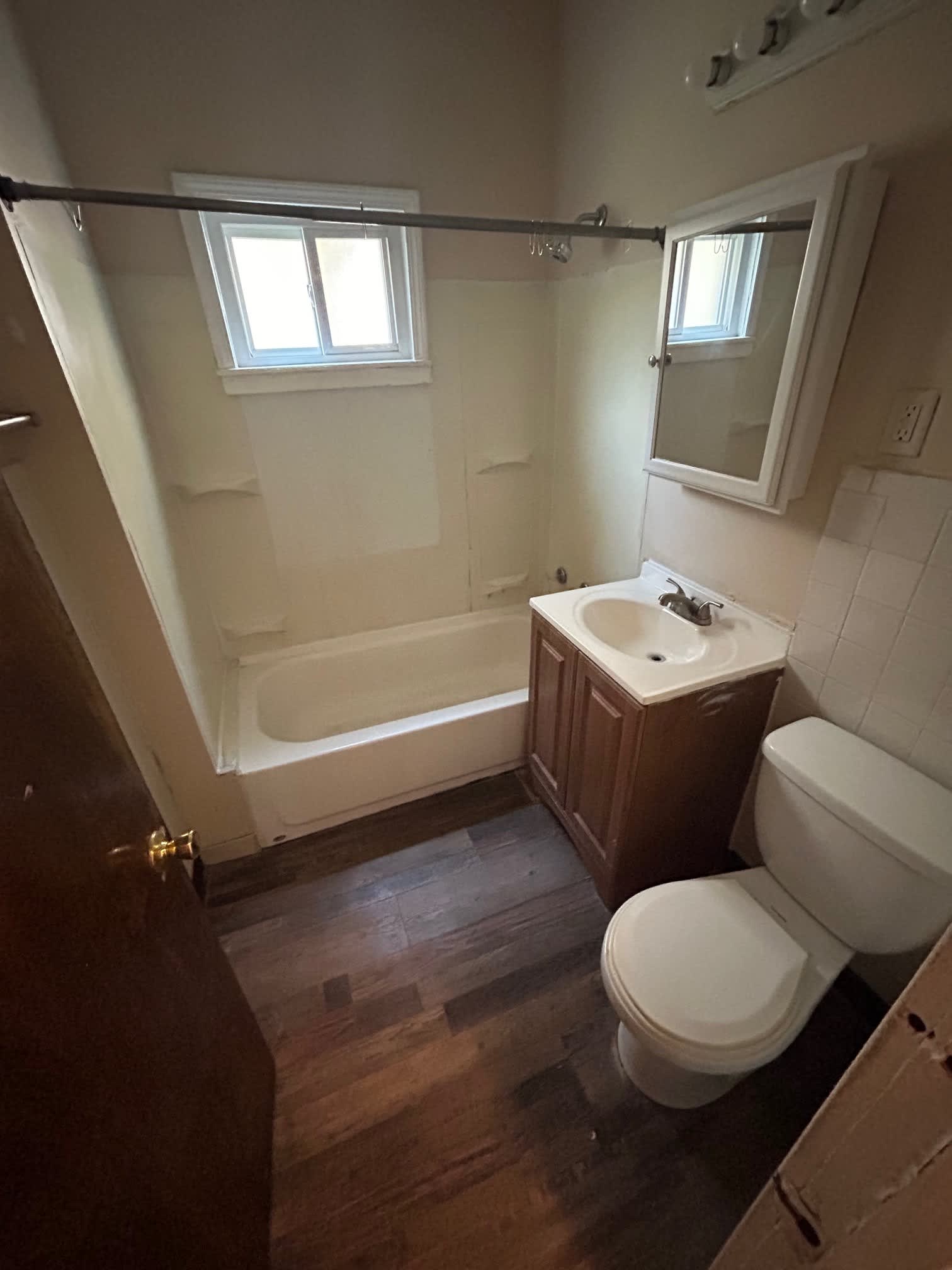 63 Montrose Avenue – photo 3