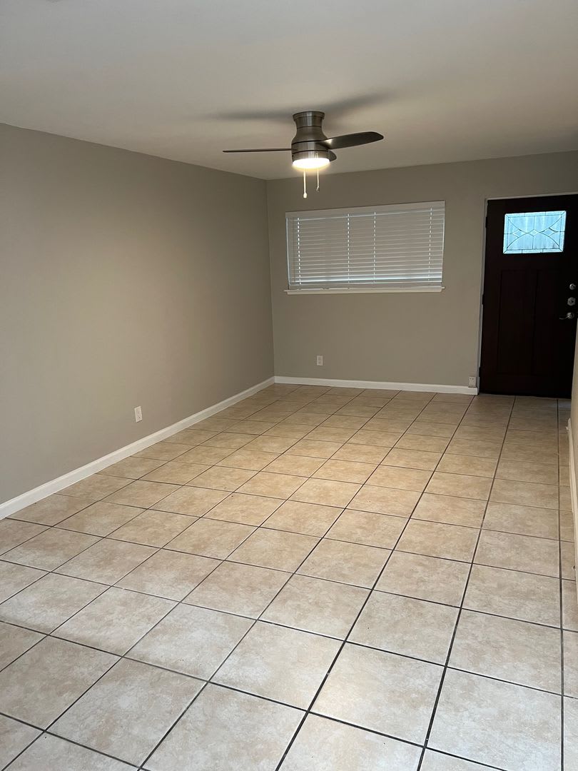 2 story 2 Bed 1 Bath – photo 3