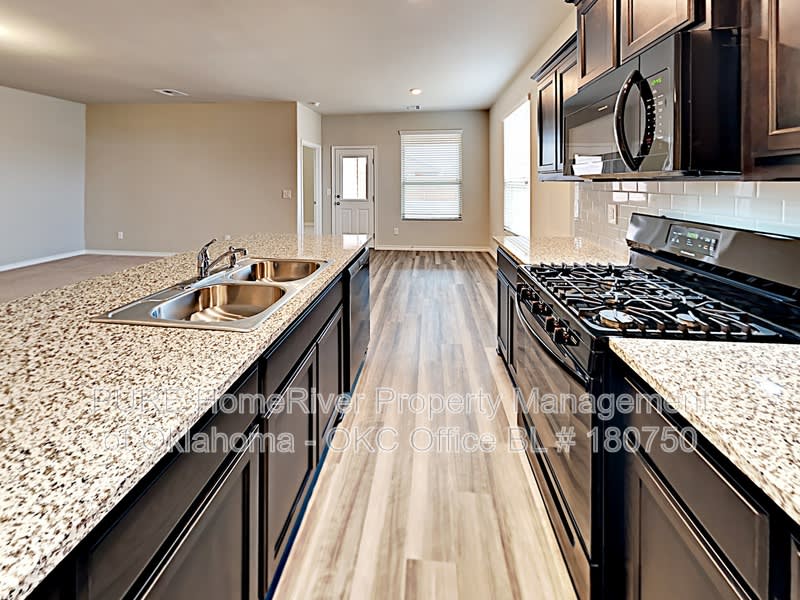 2512 Caden Ct – photo 4