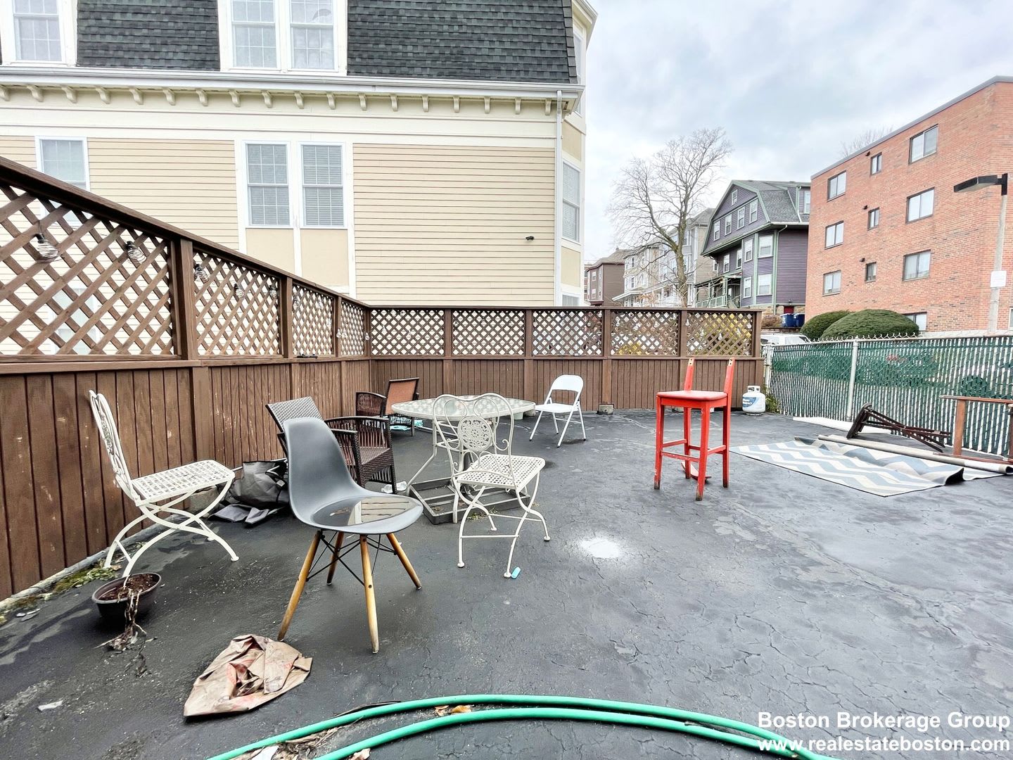 Perfect apartment for Social Students near NEU! Spacious, Yard, Parking & more! – photo 4