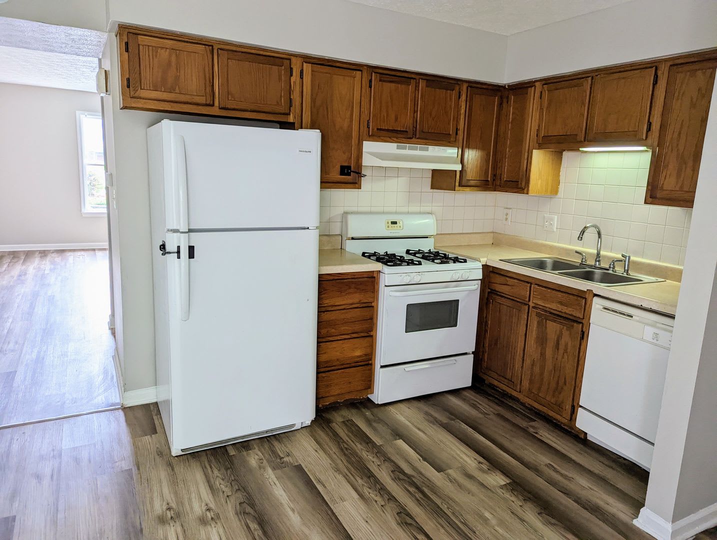 601 Wooddale Terrace – photo 5