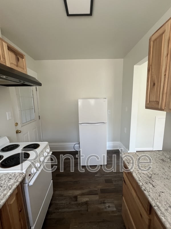 247 W 11th Street – photo 3