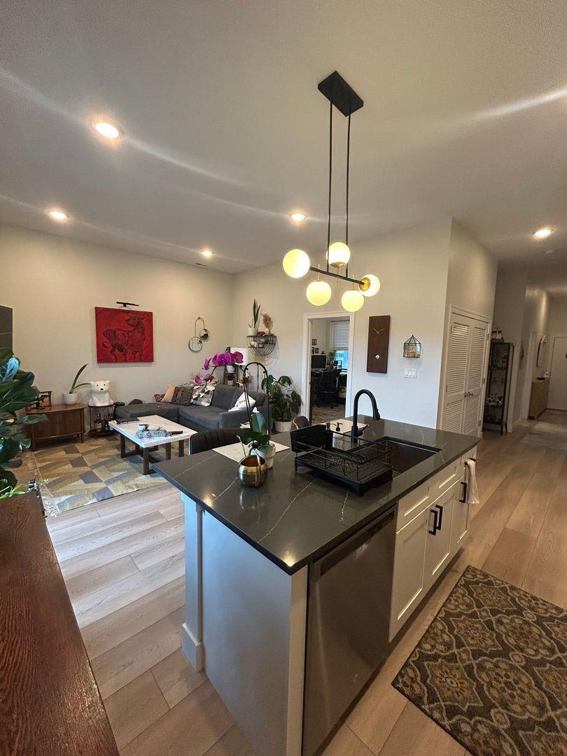 1214 West Carmen Ave. – photo 4