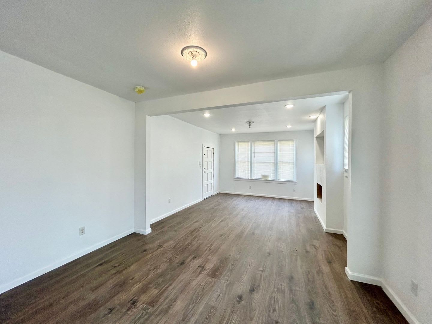 3Bed 2Bath Home For Lease Available Now – photo 4