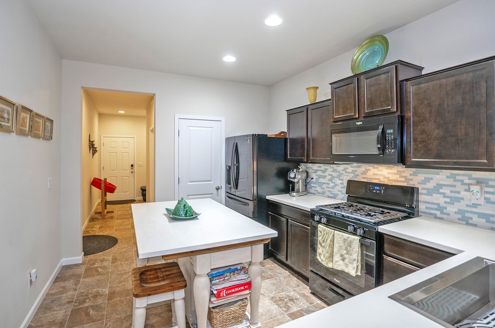 Welcome to Ridgeview Estates – Spacious Home with a Fenced Yard! – photo 5