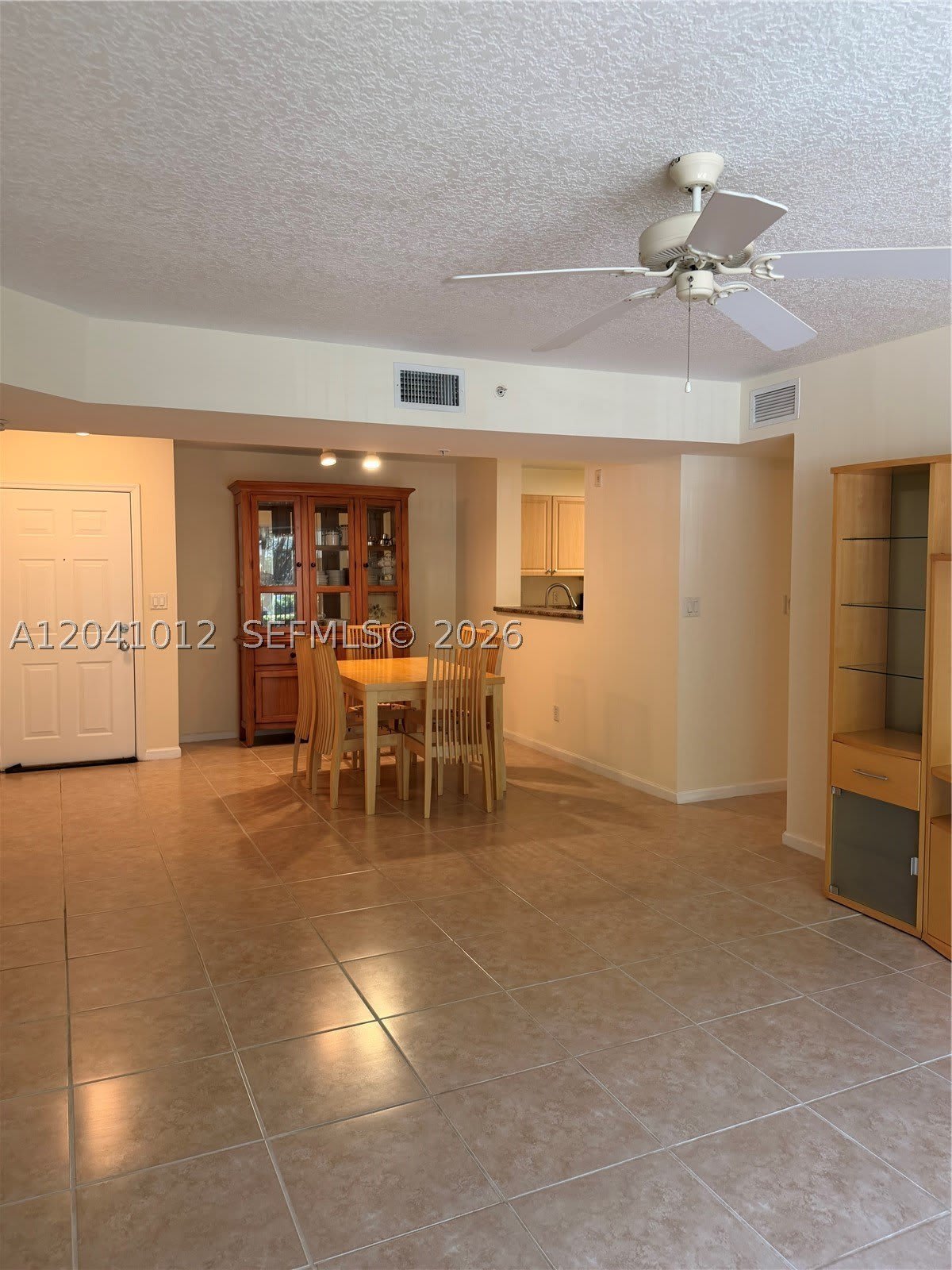 619 E Sheridan St – photo 4