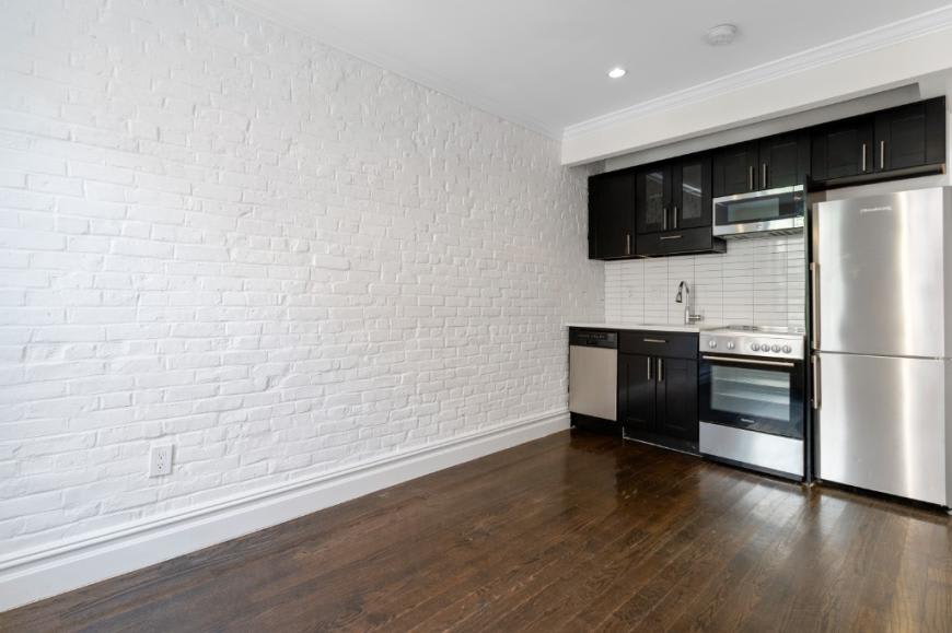 402 East 12th Street – photo 3