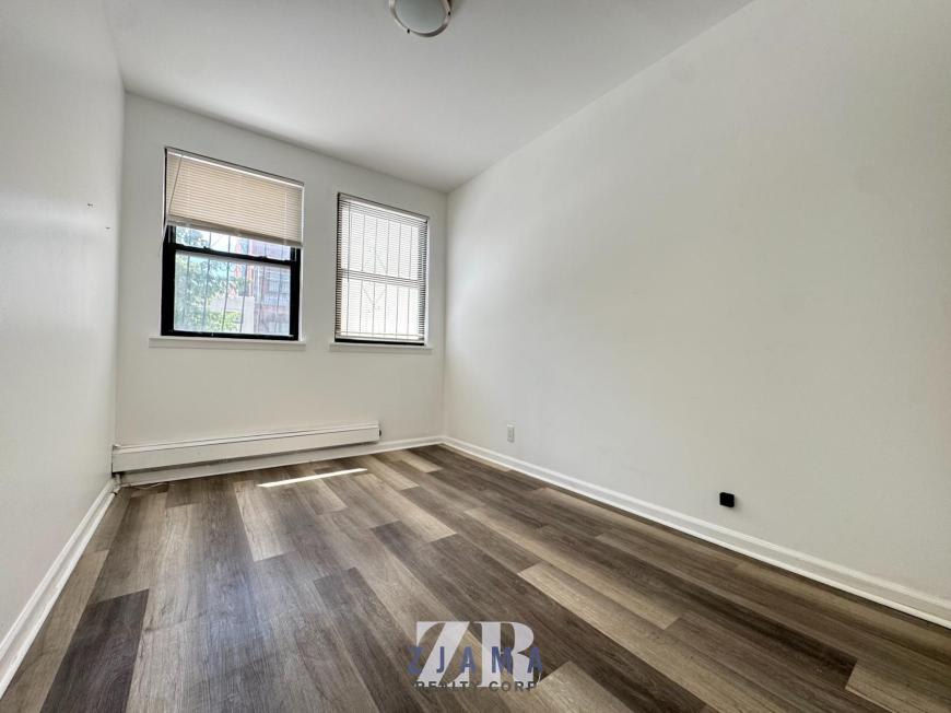 824 McDonald Ave – photo 3
