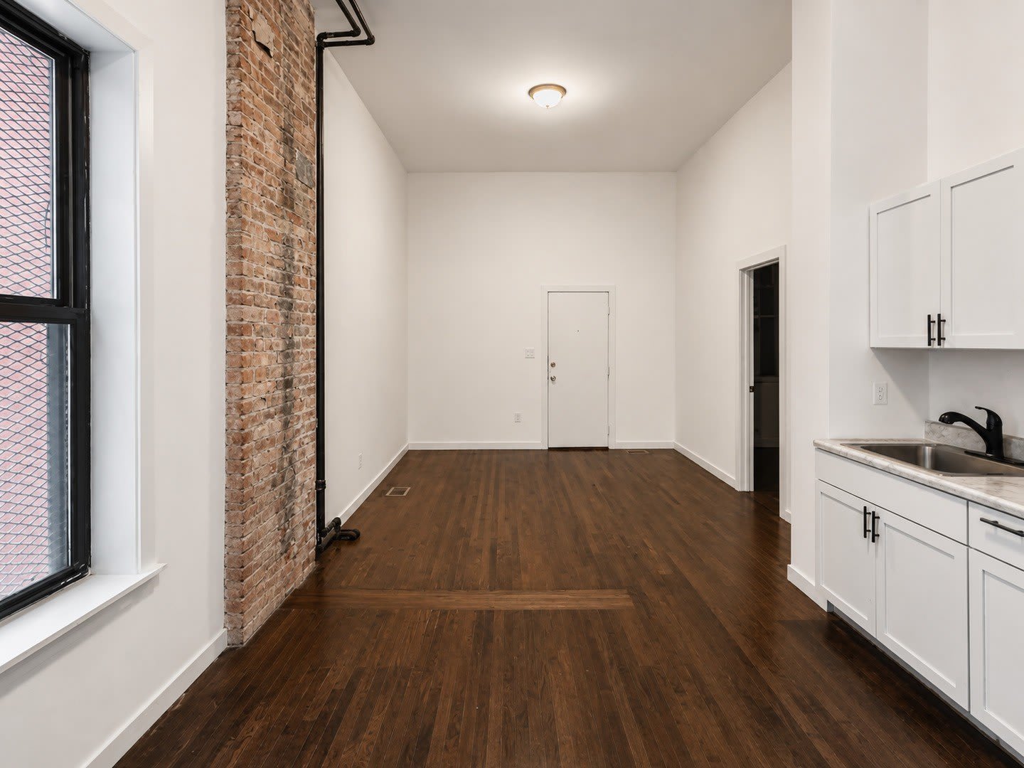 8714 S Commercial Avenue – photo 4