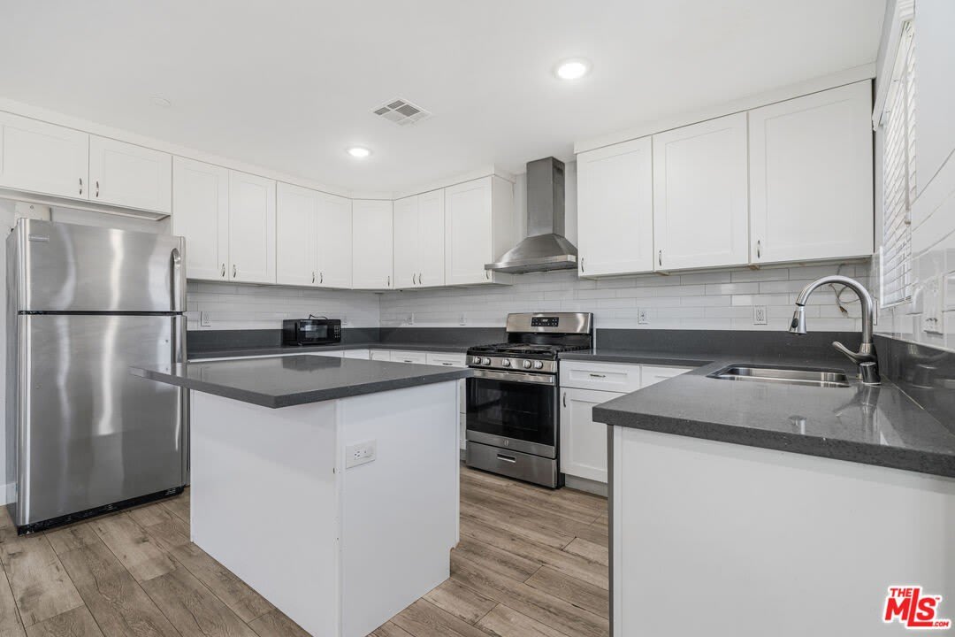 12000 Runnymede St – photo 2