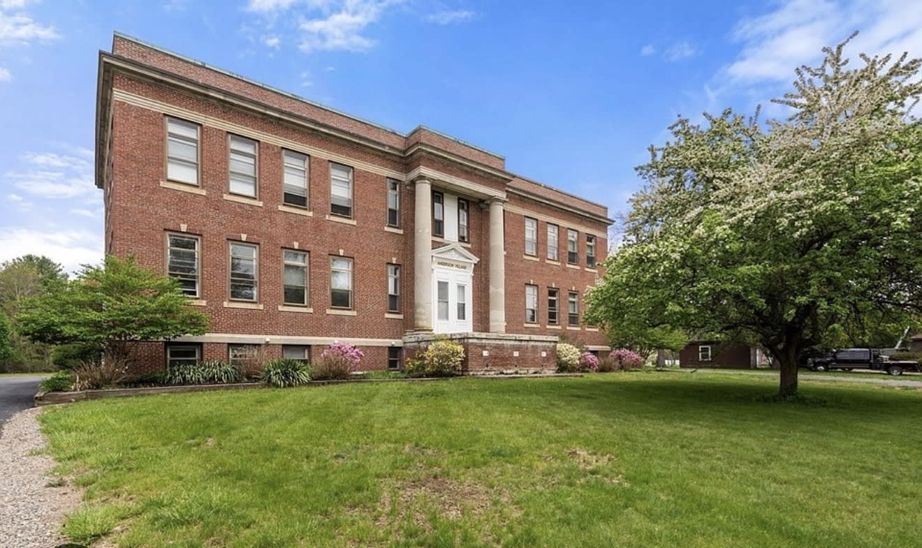 280 Village St – photo 1