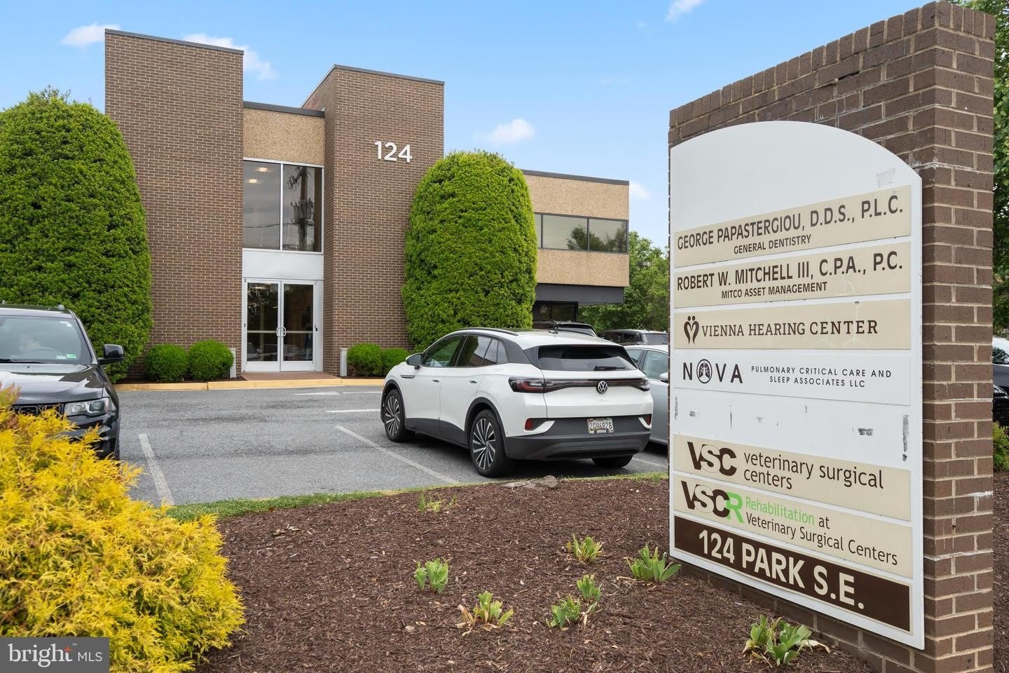124 PARK ST SE #205 – photo 1
