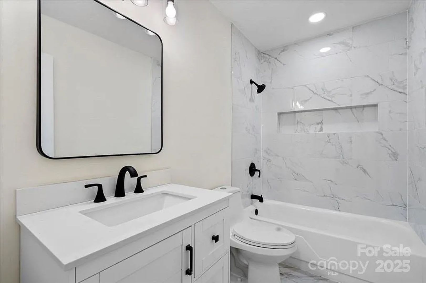 Room in 3 Bedroom Home at Braden Dr – photo 1
