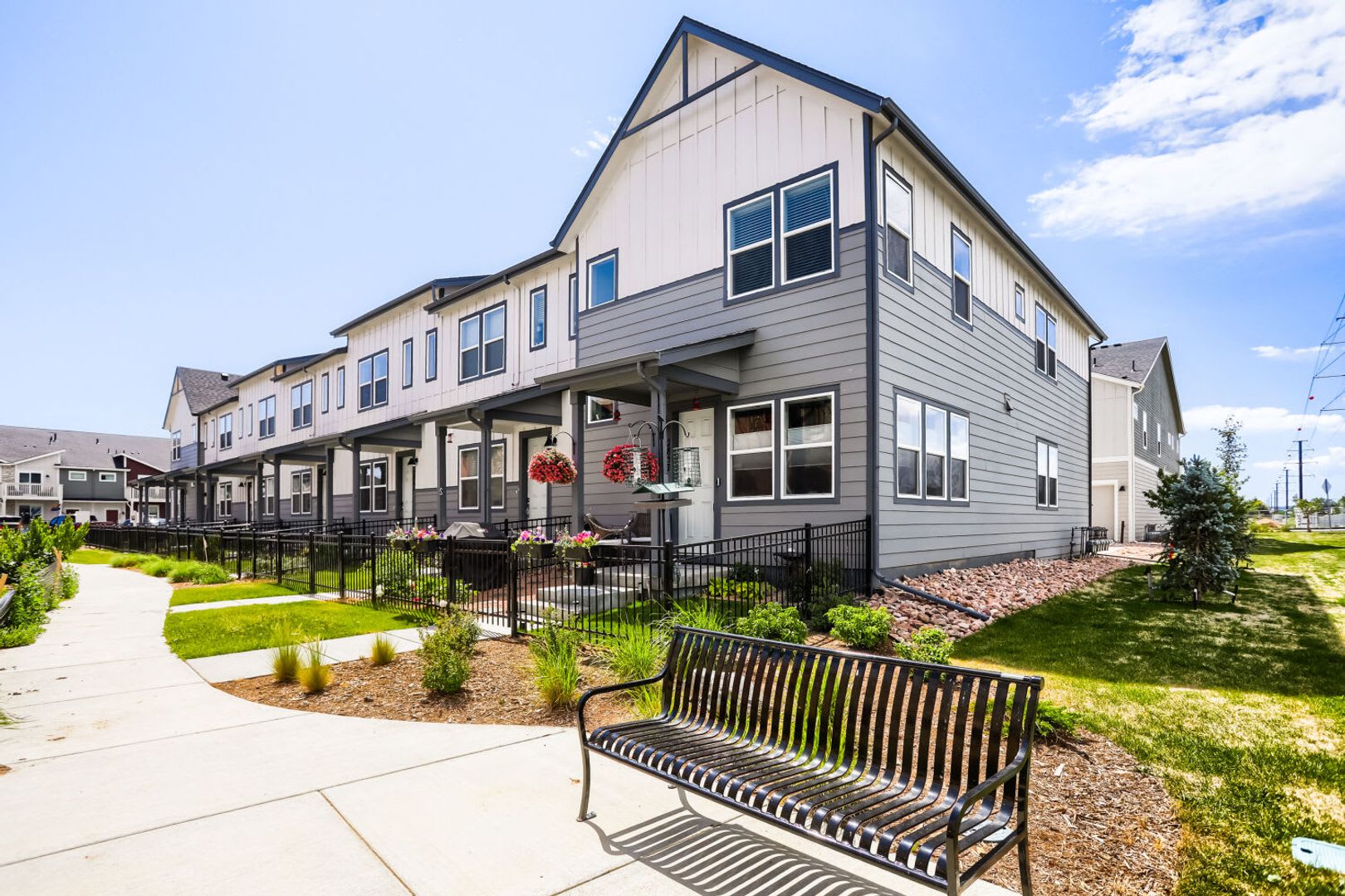 Beautiful 2024-Built Home with Pool, Clubhouse & Pickleball Courts-Available August 22! – photo 3