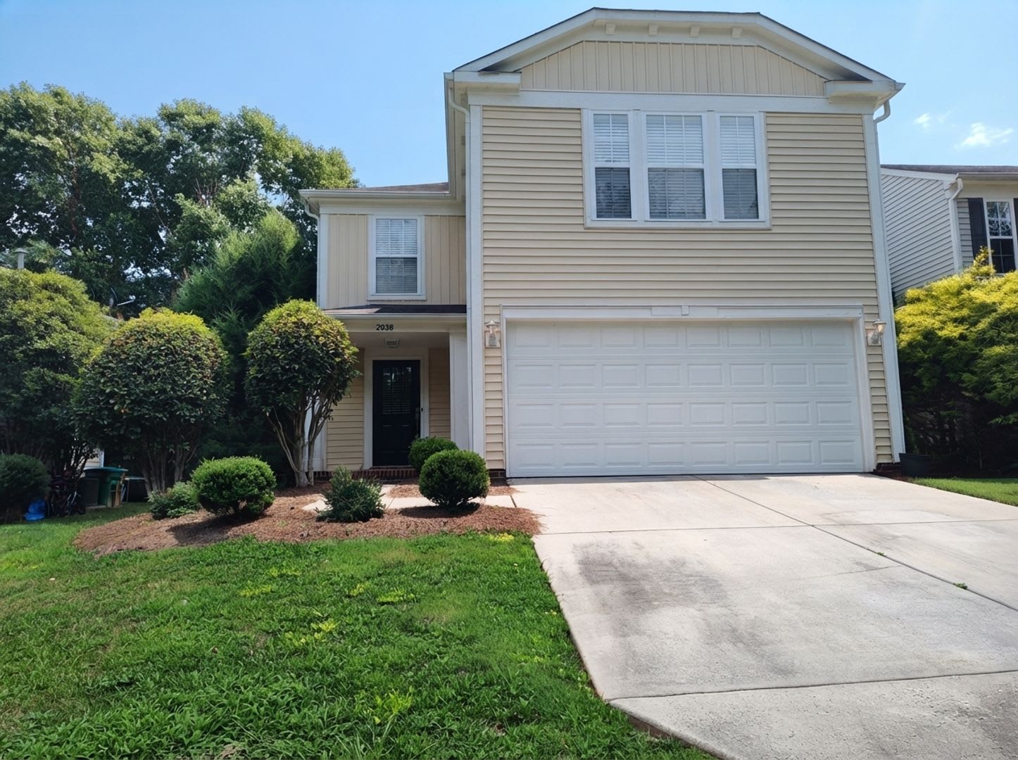 Spacious two story home located in Waxhaw! – photo 1