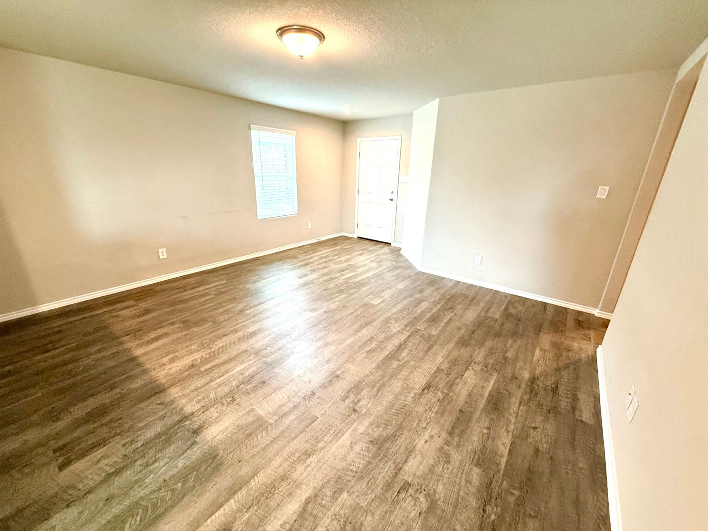 *COMING SOON* 3 Bedrooms – photo 5
