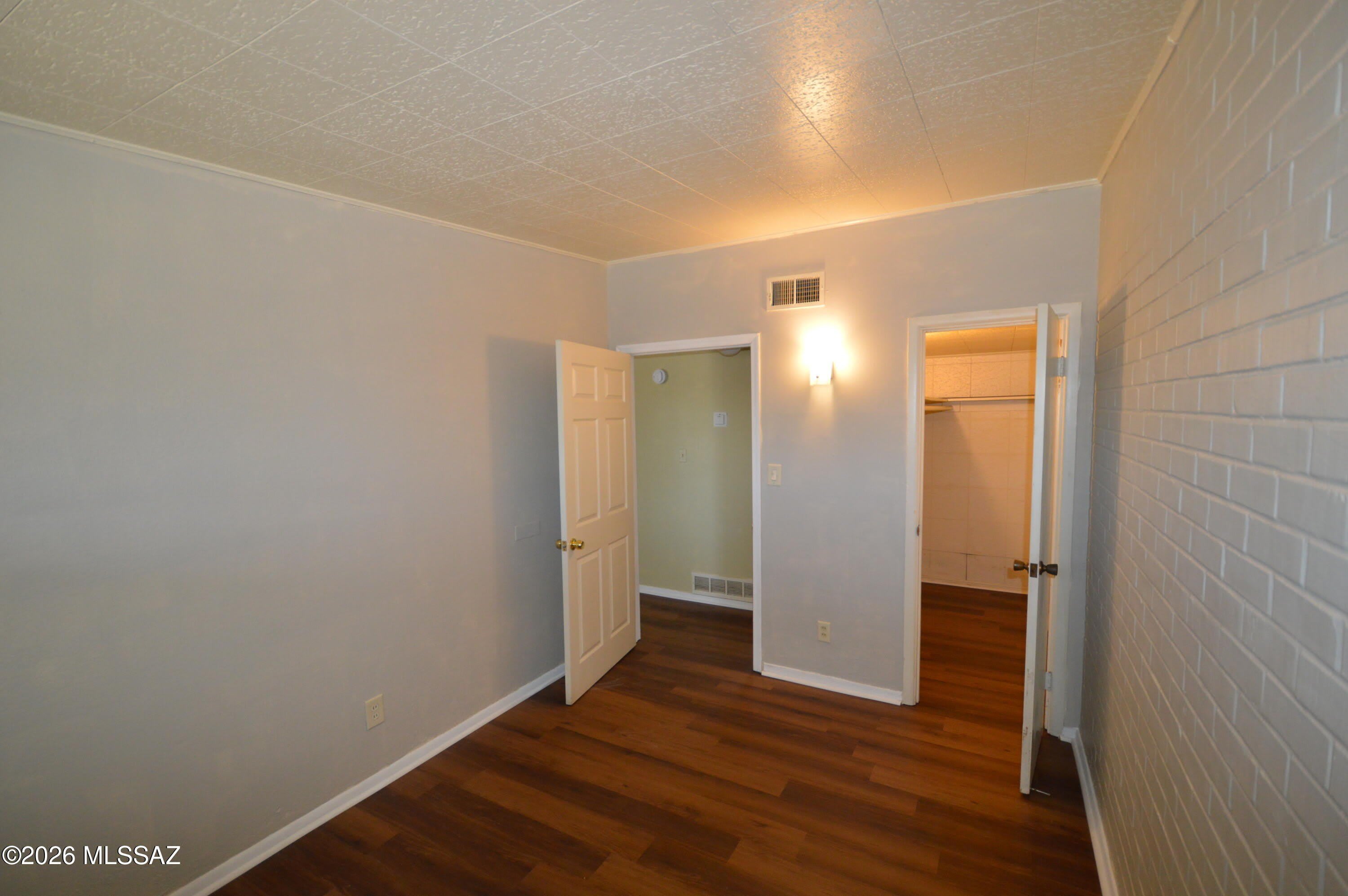 2412 N Bryant – photo 4